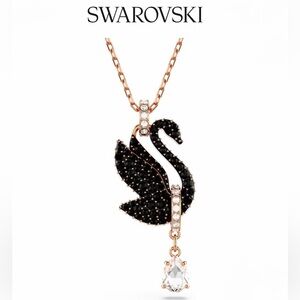 Black Swan Pendant Necklace - Elegant Women's Jewelry